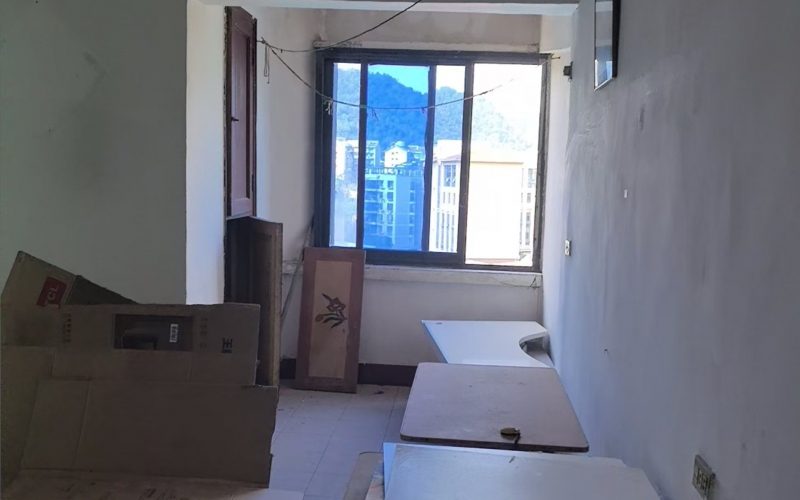 貴州省機(jī)關(guān)事務(wù)管理局國有資產(chǎn)管理服務(wù)中心貴陽市云巖區(qū)金頂山46幢1單元8層1號(hào)住宅招租