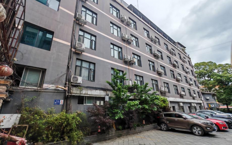 貴州省機(jī)關(guān)事務(wù)管理局國有資產(chǎn)管理服務(wù)中心貴陽市云巖區(qū)扁井巷77號1棟1-7層、餐廳、鍋爐房招租